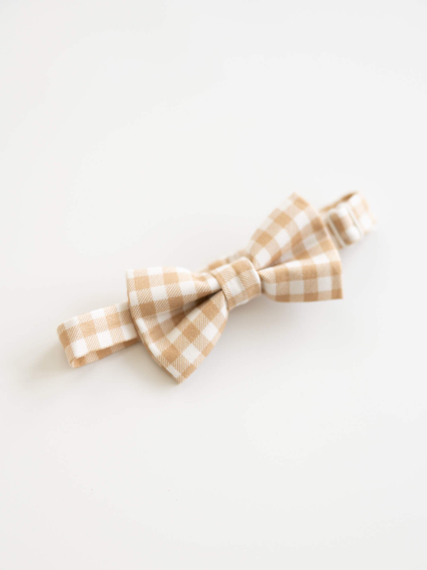Boys Gingerbread plaid bowtie for Christmas.