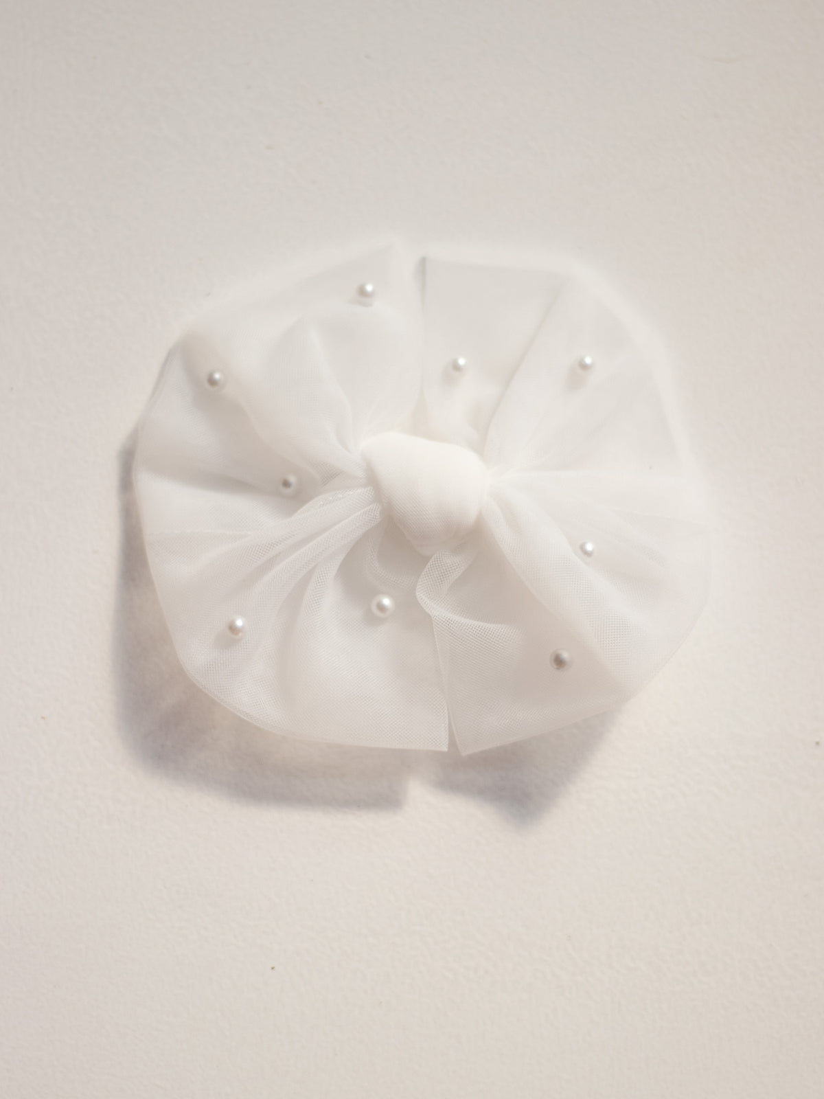 Tulle bows - Ivory pearl bead