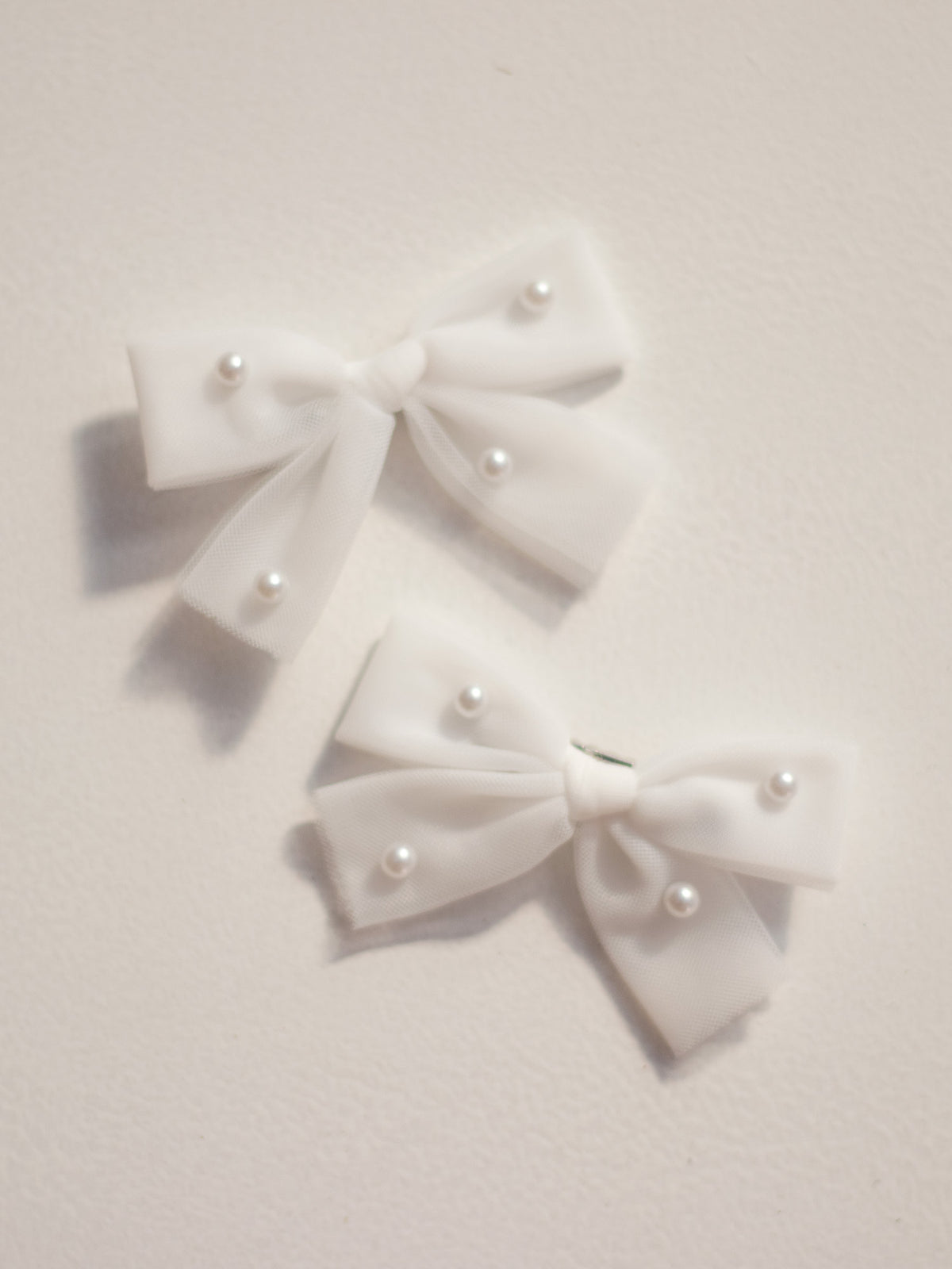 Tulle bows - Ivory pearl bead
