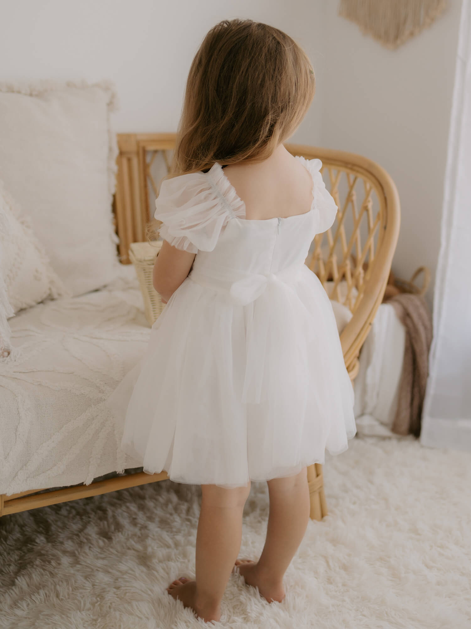 Layla offers - Lace Flower Girl Dress