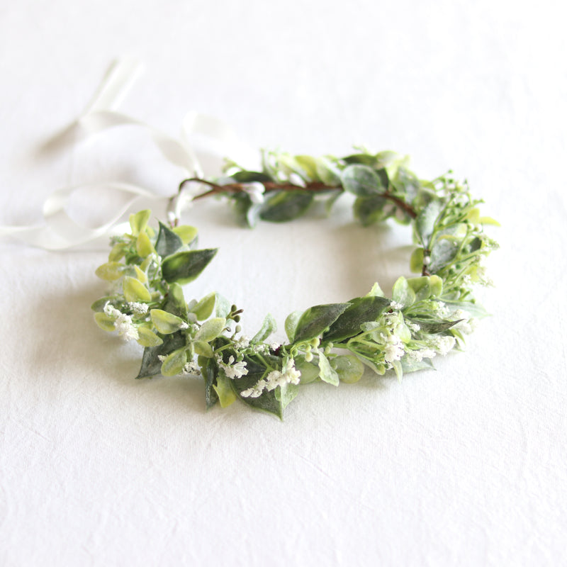 Blythe girls neutral flower crown, a tie back flower crown with ivory ribbon.